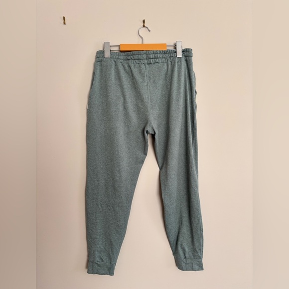 Vuori Joggers size medium - Picture 4 of 4